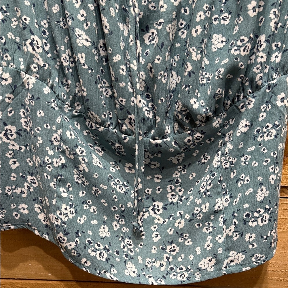 Floral Ruffle Blouse - Picture 6 of 11